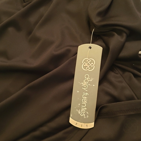 Daisy Fuentes Fit Top Black Cap Sleeve Activewear Tee Plus Size 3X NWT - Picture 8 of 10